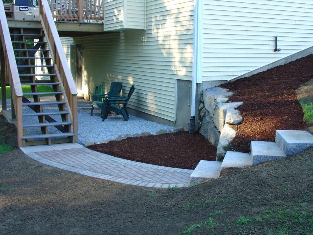 walkways and driveways -04L4 Lawn Fertilizer Service