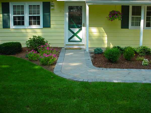 walkways and driveways -04s4 Lawn Fertilizer Service
