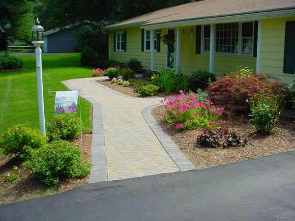 walkways and driveways -04s8 Lawn Fertilizer Service