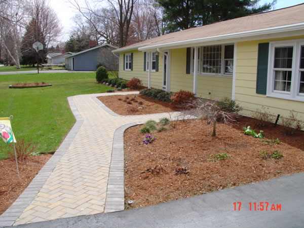 walkways and driveways -04s9 Lawn Fertilizer Service