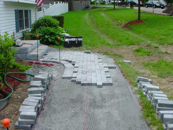 walkways and driveways -04t7 Lawn Fertilizer Service